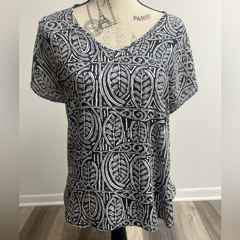 Loft Black & White Patterned Blouse! - Picture 3 of 13